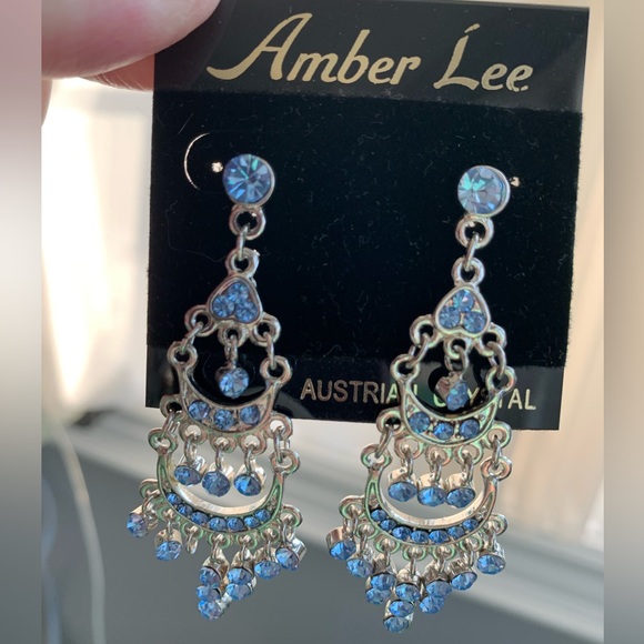 Austrian Crystal Dangly Earrings - Picture 1 of 2